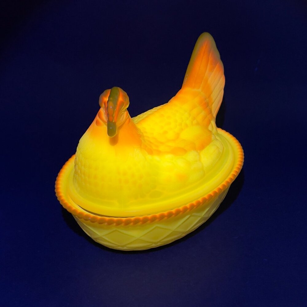 Mosser Rosso Glass HON Hen on Nest Dandelion Yellow Lid Woven Basket Glows 7'